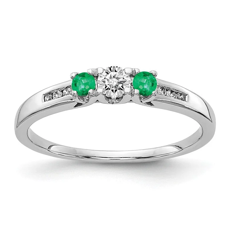 14k White Gold Diamond & Emerald 3-Stone Ring