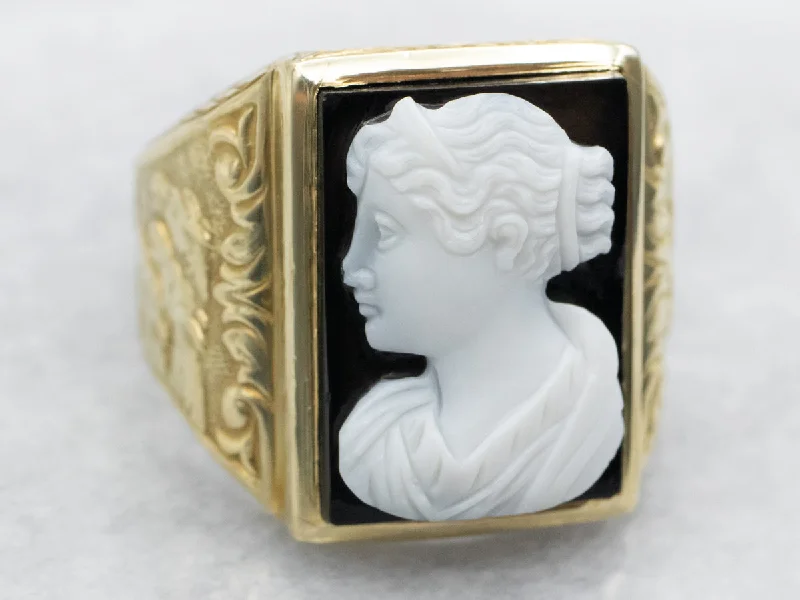 Wild Horses Antique Hardstone Cameo Green Gold Ring