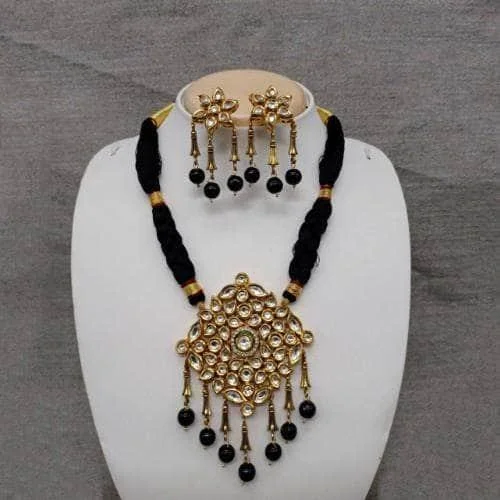 Diamond Kundan Pendant Necklace And Earring Set