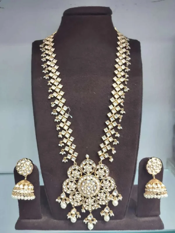 Kundan Crescent Embellished Pendant Necklace Set