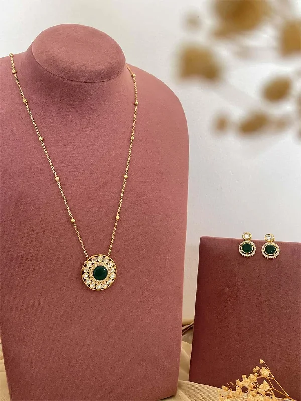 Vintage Green Stone Anti Tarnish Sunflower Pendant Necklace